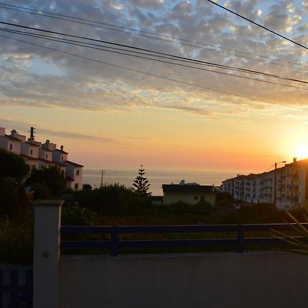 Ericeira Chill Hill Hostel & Private Rooms - Sea Food Екстериор снимка